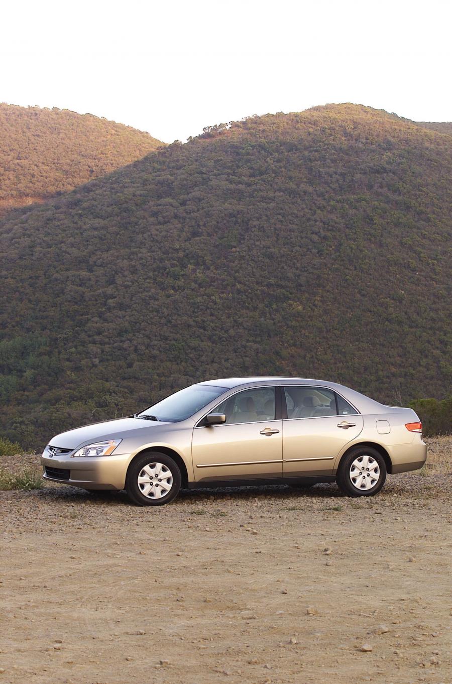 Honda Accord 2003 года  (US) (фото 37 из 43)